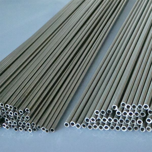 Tube capillaire en titane