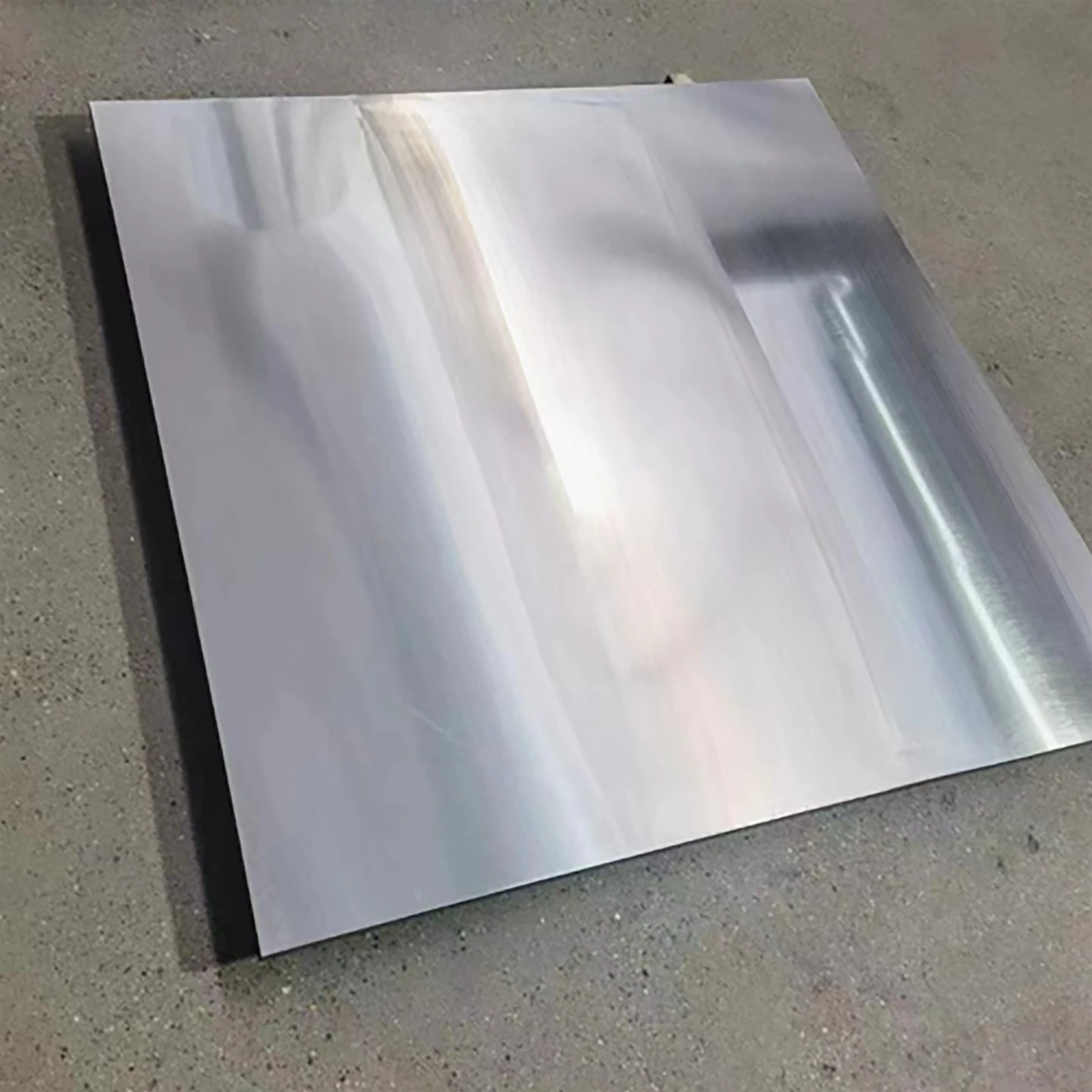 Plaque composite en titane